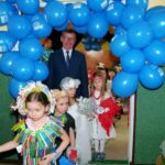 Kielce. II Międzyprzedszkolny Konkurs Ekologiczno-Patriotyczny, odbywający się pod hasłem „EKO-MANIACY, czyli Dama i Dżentelmen w Niepodległej Polsce”. Na zdjęciu: Henryk Milcarz - prezes Wodociągów Kieleckich / Wodociągi Kieleckie