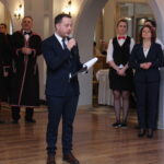 Wicepremier Beata Szydło spotkała się z paniami z gminy Skalbmierz. Przemawia zastępca burmistrza Skalbmierza Kamil Włosowicz / Marta Gajda / Radio Kielce