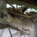 Uszkodzenia budynków wyrządzone przez podmuchy silnego wiatru / Marta Gajda / Radio Kielce