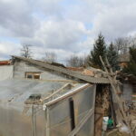 Uszkodzenia budynków wyrządzone przez podmuchy silnego wiatru / Marta Gajda / Radio Kielce