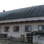 Zniszczony dach na stodole i dach na budynku gospodarczym / Marta Gajda / Radio Kielce