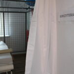 Uroczyste otwarcie gabinetu fizjoterapii w budynku Ośrodka Zdrowia w Chrobrzu / Marta Gajda / Radio Kielce