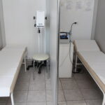 Uroczyste otwarcie gabinetu fizjoterapii w budynku Ośrodka Zdrowia w Chrobrzu / Marta Gajda / Radio Kielce