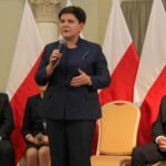 Wizyta wicepremier Beaty Szydło w Busku-Zdroju. Od lewej: Tomasz Pleban - wicestarosta kielecki, Beata Szydło - wicepremier rządu, Andrzej Bętkowski - marszałek województwa świętokrzyskiego / Marta Gajda / Radio Kielce