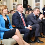 Wizyta wicepremier Beaty Szydło w Busku-Zdroju. Od lewej: Anna Krupka - wiceminister sportu i turystyki, Jarosław Rusiecki - senator PiS i Wojciech Lubawski - prezes zarządu Uzdrowisko Busko-Zdrój / Marta Gajda / Radio Kielce