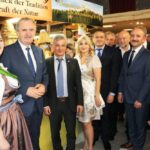 Powiat Kielecki na targach w Plauen. Piąty od lewej: Mirosław Gębski - starosta kielecki / Starostwo Powiatowe w Kielcach