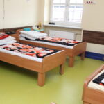 Dotacja z budżetu państwa umożliwiła doposażenie oddziału dziecięcego w Szpitalu Specjalistyczno-Rehabilitacyjnego „Górka ” w Busku-Zdroju.  Podziękowanie dla Michała Cieślaka – posła na Sejm RP / Marta Gajda / Radio Kielce