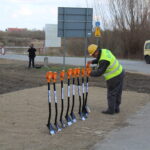 Symboliczne wbicie łopaty pod inwestycję nowego mostu łączącego województwo małopolskie ze świętokrzyskim. / Marta Gajda / Radio Kielce