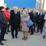 Symboliczne wbicie łopaty pod inwestycję nowego mostu łączącego województwo małopolskie ze świętokrzyskim. / Marta Gajda / Radio Kielce