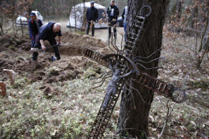 Fundacja "Niezłomni" rozpoczęła prace poszukiwawcze osób, które mogły zostać przewiezione z kieleckiego więzienia i zamordowane / Jarosław Kubalski / Radio Kielce