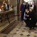 Z udziałem par prezydenckich Polski i Węgier w bazylice katedralnej w Kielcach odbyła się msza święta w intencji obu narodów. Na zdjęciu: Andrzej Duda – prezydent RP z żoną Agatą Kornhauser-Dudą / Jarosław Kubalski / Radio Kielce