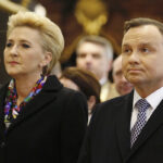 Z udziałem par prezydenckich Polski i Węgier w bazylice katedralnej w Kielcach odbyła się msza święta w intencji obu narodów. Na zdjęciu Andrzej Duda – prezydent RP z żoną Agatą Kornhauser-Dudą / Jarosław Kubalski / Radio Kielce