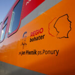 Skarżysko. Pociąg z wizerunkiem pułkownika Jana Piwnika „Ponurego” / Jarosław Kubalski / Radio Kielce