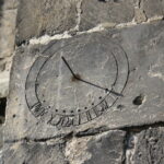 Zegar na katedrze w Wiślicy / Marta Gajda / Radio Kielce