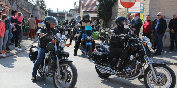 Parada motocykli w Pińczowie / Marta Gajda / Radio Kielce