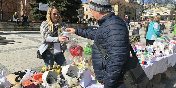 Sandomierz. Akcja charytatywna na leczenie chorego Tomasza Płatosa / Grażyna Szlęzak-Wójcik / Radio Kielce