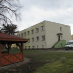 Internat Zespołu Placówek Szkolno-Wychowawczo-Rewalidacyjnych w Cudzynowicach. Tu ma powstać pierwsze w powiecie kazimierskim mieszkanie treningowe / Zespół Placówek Szkolno-Wychowawczo-Rewalidacyjnych w Cudzynowicach