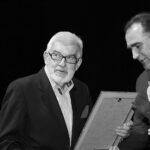 01.02.2019 Kielce. 67. Plebiscyt Świętokrzyskie Gwiazdy Sportu 2018. Gala finałowa. „Zasłużony dla świętokrzyskiego sportu” - Ryszard Mikurda. Statuetkę wręcza prezes Radia Kielce Janusz Knap / Jarosław Kubalski / Radio Kielce