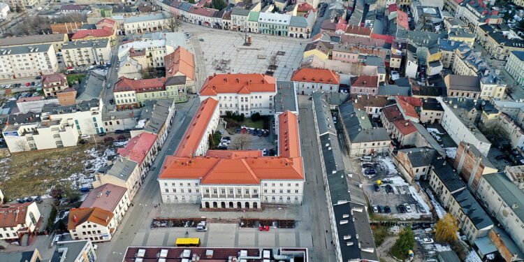 06.02.2019 Kielce. Rynek i Urząd Miasta / Jarosław Kubalski / Radio Kielce