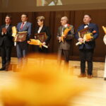 05.03.2019 Kielce. Nagrody Marszałka Województwa Świętokrzyskiego - Świętokrzyska Victoria. Nominacje w kategorii osobowość. Nominacje z rąk marszałka Andrzeja Bętkowskiego i przewodniczącego sejmiku Andrzeja Prusia odbiera ojciec Edward Stradomski / Jarosław Kubalski / Radio Kielce