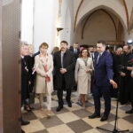 23.03.2019 Święty Krzyż. Prezydent Węgier  Janos Ader wraz z małżonką odwiedził klasztor, gdzie między innymi otworzył wystawę „Polska-Węgry. Początek” / Jarosław Kubalski / Radio Kielce