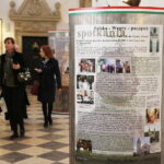 23.03.2019 Święty Krzyż. Prezydent Węgier Janos Ader wraz z małżonką odwiedził klasztor, gdzie między innymi otworzył wystawę „Polska-Węgry. Początek” / Jarosław Kubalski / Radio Kielce