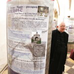 23.03.2019 Święty Krzyż. Prezydent Węgier Janos Ader wraz z małżonką odwiedził klasztor, gdzie między innymi otworzył wystawę „Polska-Węgry. Początek” / Jarosław Kubalski / Radio Kielce