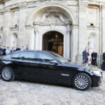 23.03.2019 Święty Krzyż. Prezydent Węgier Janos Ader wraz z małżonką odwiedził klasztor, gdzie między innymi otworzył wystawę „Polska-Węgry. Początek” / Jarosław Kubalski / Radio Kielce