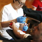 29.03.2019 Kielce. ŚUW. "SpoKREWnieni służbą" - oddawanie krwi w ramach ogólnopolskiej zbiórki krwi z okazji Narodowego Dnia Pamięci Żołnierzy Wyklętych / Jarosław Kubalski / Radio Kielce