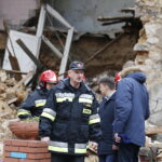 Kielce. Katastrofa budowlana przy ulicy Dużej. Zawaliła się ściana budynku. Miejsce odwiedził Komendant Główny PSP. gen. brygadier Leszek Suski / Jarosław Kubalski / Radio Kielce