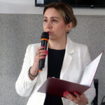 Kolonia Inwalidzka. Otwarcie świetlicy środowiskowej i mieszkań socjalnych. Na zdjęciu Katarzyna Orczyk, kierownik świetlic w Kunowie i Koloni Inwalidzkiej / Emilia Sitarska / Radio Kielce