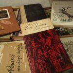 Książki ze zbiorów Henryki i Jana Pękalskich / Emilia Sitarska / Radio Kielce