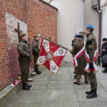 Narodowy Dzień Pamięci Żołnierzy Wyklętych. Złożenie kwiatów przed ścianą straceń byłego więzienia kieleckiego / Marzena Mąkosa / Radio Kielce