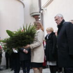 Narodowy Dzień Pamięci Żołnierzy Wyklętych. Złożenie kwiatów przed ścianą straceń byłego więzienia kieleckiego / Marzena Mąkosa / Radio Kielce