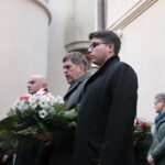 Narodowy Dzień Pamięci Żołnierzy Wyklętych. Złożenie kwiatów przed ścianą straceń byłego więzienia kieleckiego / Marzena Mąkosa / Radio Kielce