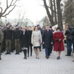 Narodowy Dzień Pamięci Żołnierzy Wyklętych. Na zdjęciu (od lewej): Dorota Koczwańska - Kalita - naczelnik kieleckiej delegatury Instytutu Pamięci Narodowej, Agata Wojtyszek - wojewoda świętokrzyski, Krzysztof Słoń - senator RP i Maria Zuba - poseł PiS  / Marzena Mąkosa / Radio Kielce