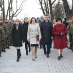 Narodowy Dzień Pamięci Żołnierzy Wyklętych. Na zdjęciu (od lewej): Dorota Koczwańska - Kalita - naczelnik kieleckiej delegatury Instytutu Pamięci Narodowej, Agata Wojtyszek - wojewoda świętokrzyski, Krzysztof Słoń - senator RP i Maria Zuba - poseł PiS  / Marzena Mąkosa / Radio Kielce