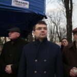 Narodowy Dzień Pamięci Żołnierzy Wyklętych. Rafał Nowak - dyrektor Wzgórza Zamkowego i Marcin Różycki - wiceprezydent Kielc  / Marzena Mąkosa / Radio Kielce