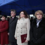 Narodowy Dzień Pamięci Żołnierzy Wyklętych. Na zdjęciu (od lewej): Anna Krupka - wiceminister Sportu i Turystyki, Maria Zuba - poseł PiS, Krzysztof Słoń - senator RP, Agata Wojtyszek - wojewoda świętokrzyski, Dorota Koczwańska - Kalita - naczelnik kieleckiej delegatury Instytutu Pamięci Narodowej / Marzena Mąkosa / Radio Kielce