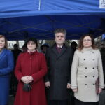 Narodowy Dzień Pamięci Żołnierzy Wyklętych. Na zdjęciu (od lewej): Andrzej Bętkowski - marszałek województwa świętokrzyskiego, Anna Krupka - wiceminister Sportu i Turystyki, Maria Zuba - poseł PiS, Krzysztof Słoń - senator RP, Agata Wojtyszek - wojewoda świętokrzyski, Dorota Koczwańska - Kalita - naczelnik kieleckiej delegatury Instytutu Pamięci Narodowej / Marzena Mąkosa / Radio Kielce