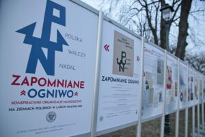 Narodowy Dzień Pamięci Żołnierzy Wyklętych. Wystawa "Zapomniane Ogniwo" / Marzena Mąkosa / Radio Kielce