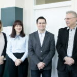 Podpisanie umowy na budowę hali sportowej przy Szkole Podstawowej im. Stefana Żeromskiego w Chmielniku przy ulicy Szkolnej 7 / Marzena Mąkosa / Radio Kielce