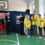 Podpisanie umowy na budowę hali sportowej przy Szkole Podstawowej im. Stefana Żeromskiego w Chmielniku przy ulicy Szkolnej 7 / Marzena Mąkosa / Radio Kielce