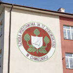 Szkoła Podstawowa im. Stefana Żeromskiego w Chmielniku przy ulicy Szkolnej 7 / Marzena Mąkosa / Radio Kielce