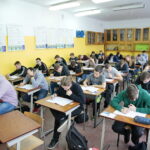 Próbna matura w Zespole Szkół Elektrycznych w Kielcach / Marzena Mąkosa / Radio Kielce