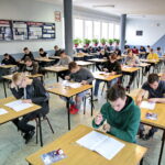 Próbna matura w Zespole Szkół Elektrycznych w Kielcach / Marzena Mąkosa / Radio Kielce