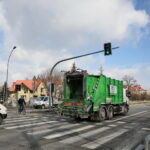 Skrzyżowanie ulic Alei Solidarności z Niską i Leszczyńską. Przejście dla pieszych. Sygnalizacja świetlna  / Marzena Mąkosa / Radio Kielce