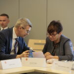 Wojewódzka Rada Dialogu Społecznego. Bogdan Wenta - prezydent Kielc i Danuta Papaj - pełnomocnik prezydenta / Marzena Mąkosa / Radio Kielce