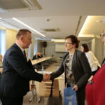 Wojewódzka Rada Dialogu Społecznego. Na zdjęciu (od lewej): Robert Jaworski - burmistrz Chęcin, Renata Janik - wicemarszałek województwa świętokrzyskiego, Agata Wojtyszek - wojewoda świętokrzyski i Elżbieta Drogosz - przewodnicząca WRDS w Kielcach / Marzena Mąkosa / Radio Kielce