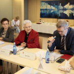 Wojewódzka Rada Dialogu Społecznego. Na zdjęcia (od lewej): Agata Wojtyszek - wojewoda świętokrzyski, Elżbieta Drogosz - przewodnicząca WRDS w Kielcach i Bogdan Wenta - prezydent Kielc / Marzena Mąkosa / Radio Kielce